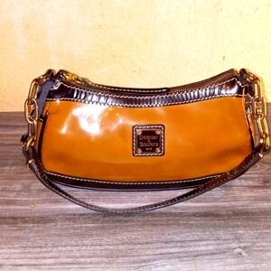 Dooney & Bourke Patent Leather Purse 👜
